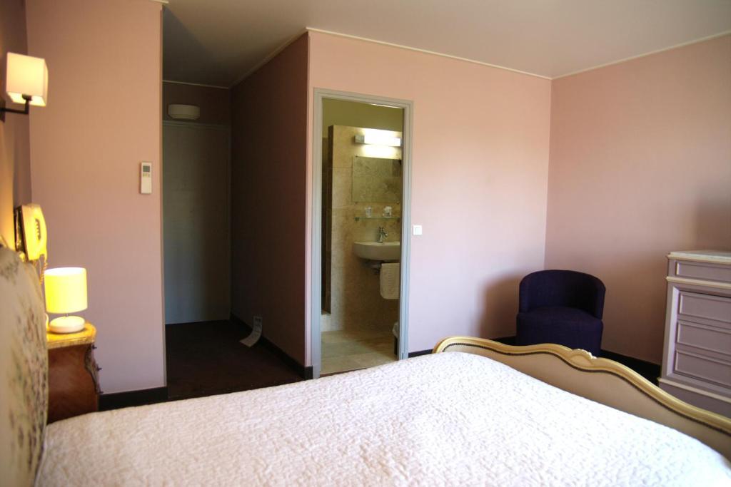 Hotel Du Cheval Blanc Saint-Rémy-de-Provence Zimmer foto